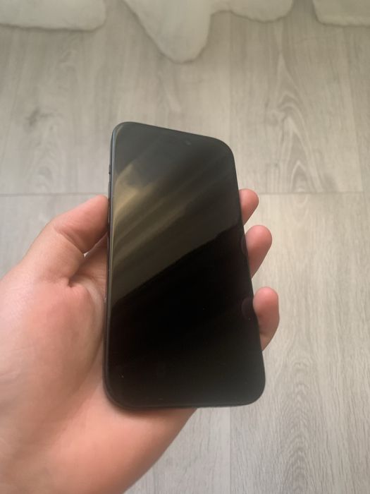 Продам iphone 15 128гб