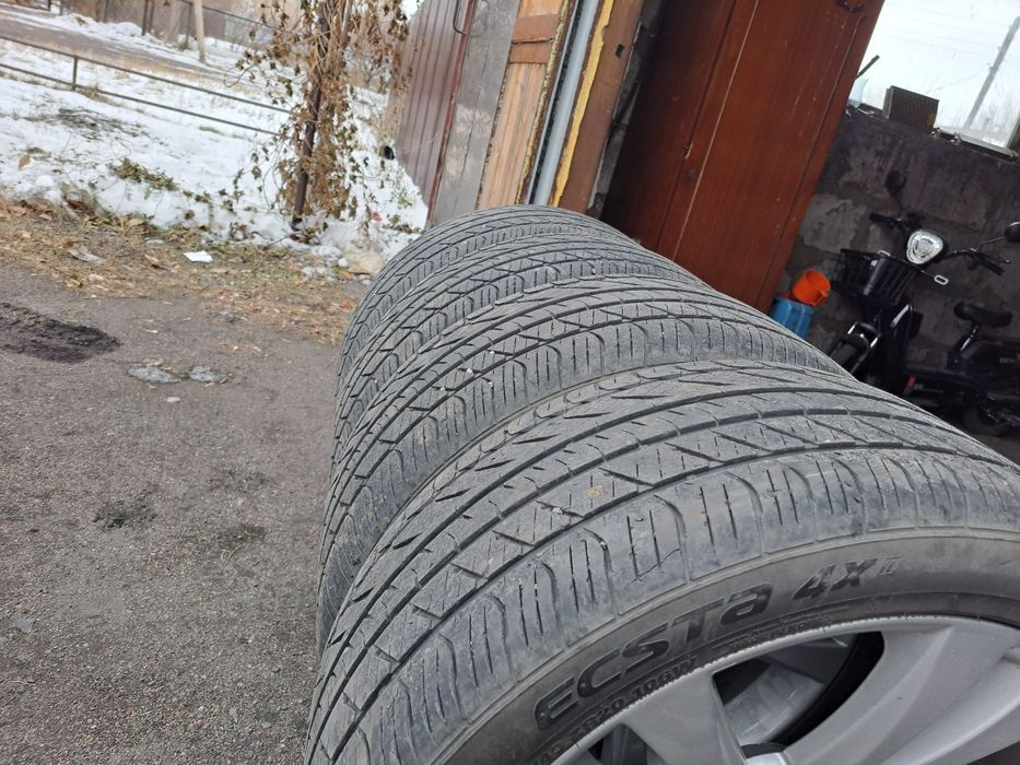 Продам комплект летней резины.