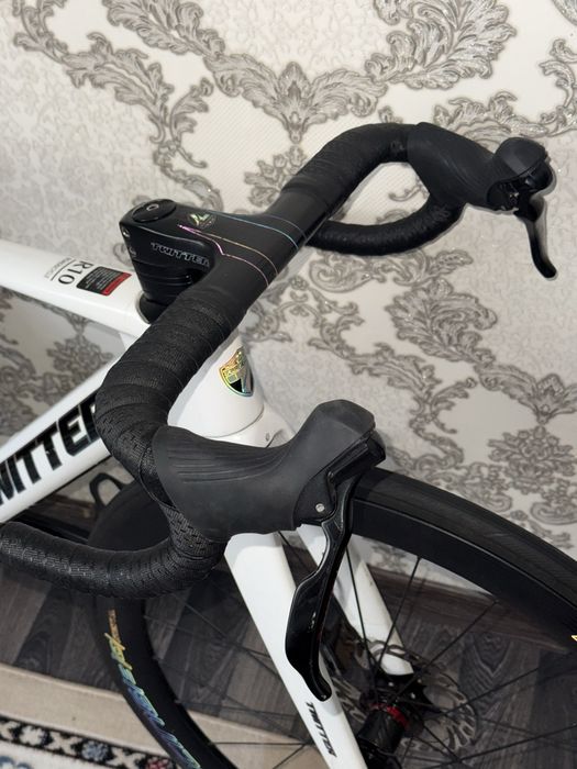 Twitter R10 шосс