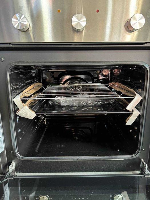 Духовой шкаф Hisense HB060203 встраиваемый 61 л