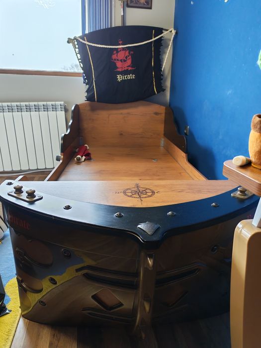 Детско легло пиратски кораб