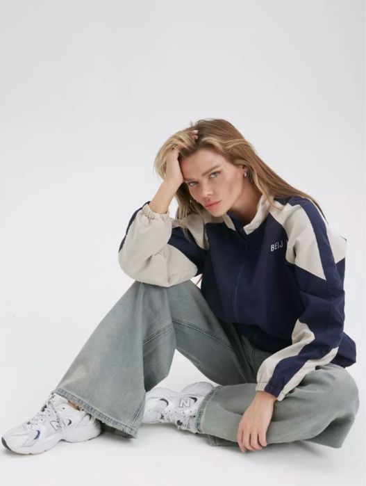 Ветровка женская