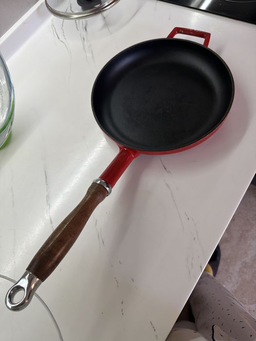 Сковородка чугунная  lava