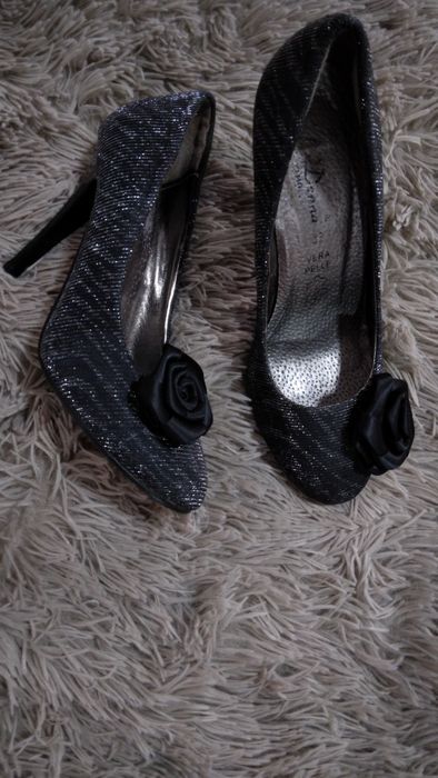 Pantofi eleganți noi 36