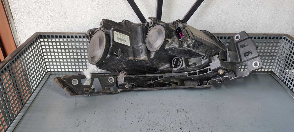 Far stanga volkswagen vw polo 6R an 2010 cod 1EE247051-01 HELLA