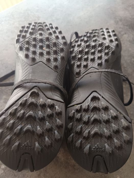 Vând Adidas pt sintetic n 34