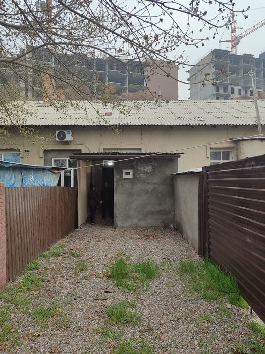 Яшнабад. 1 ком. Двор