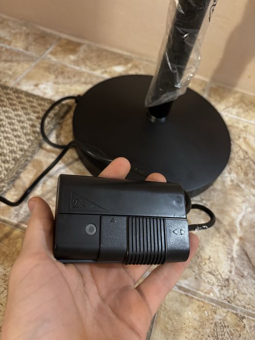 Продавам подова лампа ЧИСТО НОВА 300W