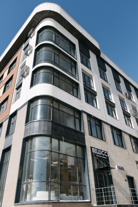 Маникюрный стол в аренду