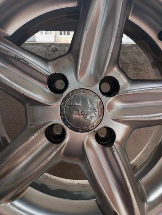 Продаю шины литье в комплекте !