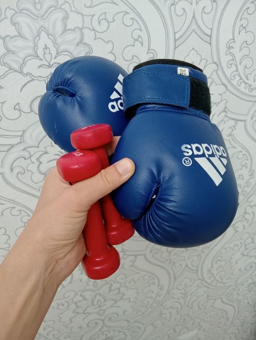 Продам перчатку для бокса для ребенка