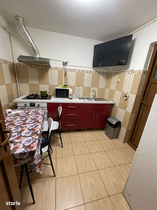 Casă cu 3 camere, mansardă și curte în Colentina
