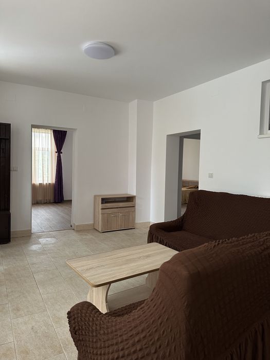 Apartament cu 3 camere de inchiriat
