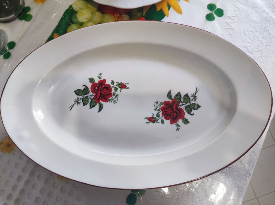 Плато порцелан,ново
Р-р 36/23см
Цена 15 лв
Гр.Варна