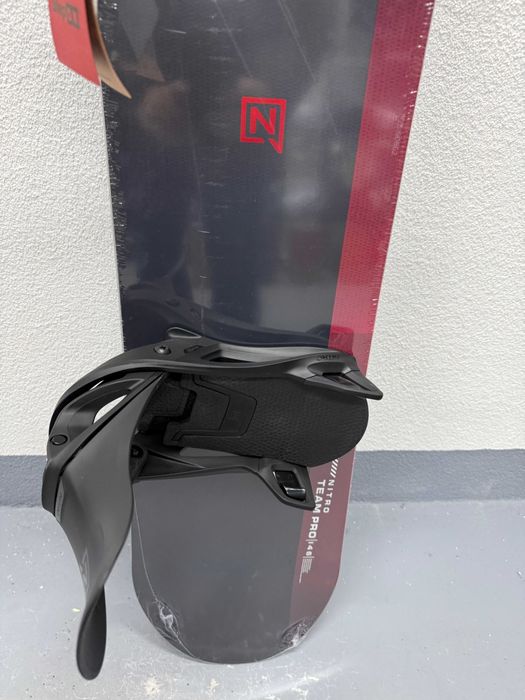 placa noua snowboard nitro team pro L146cm