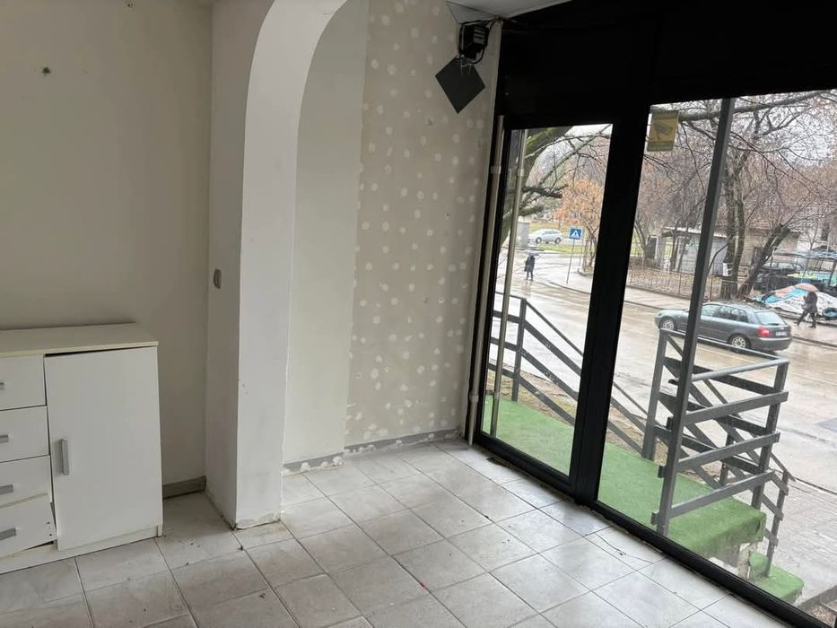 Дава се под наем Магазин в Видин, Петко Каравелов - 55 кв.м за 306 € - Снимка #3