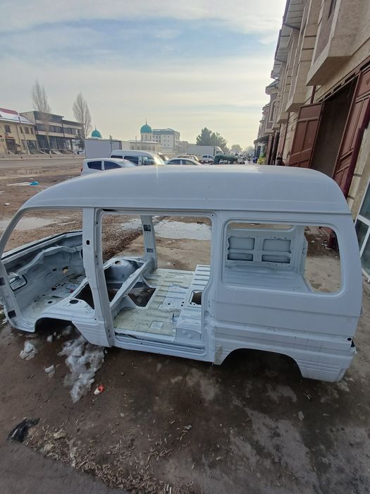 Damas kuzuf sotiladi