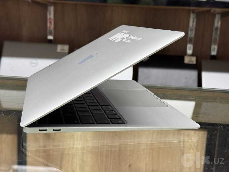 MacBook Air 13 M1 2020 ram 8 ssd 128 Как новый 1 цикл