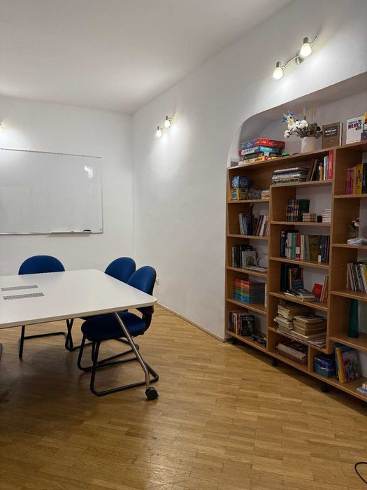 Spații pentru educație, workshopuri și consiliere