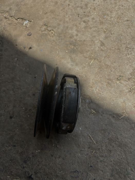 Продавам съединител