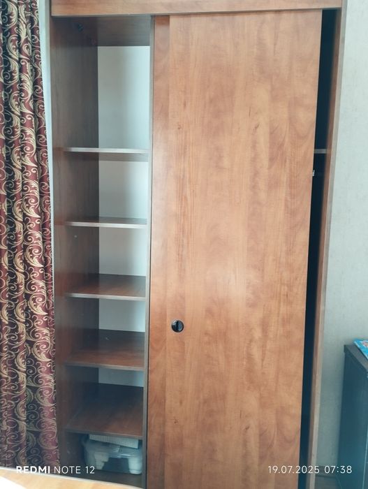 Продам шкаф и компьютерный стол