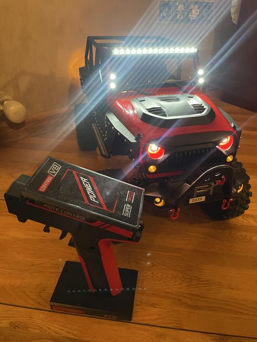 Игрушечный внедорожник