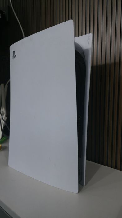 PS 5 с подпиской Deluxe и EA Play