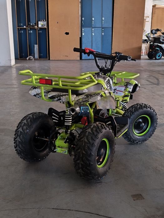 ATV quad 49cc Hummer la mâna a doua folosit în regim propriu pentru filmări