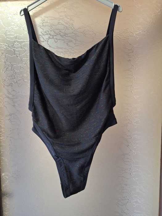 Costum de baie intreg