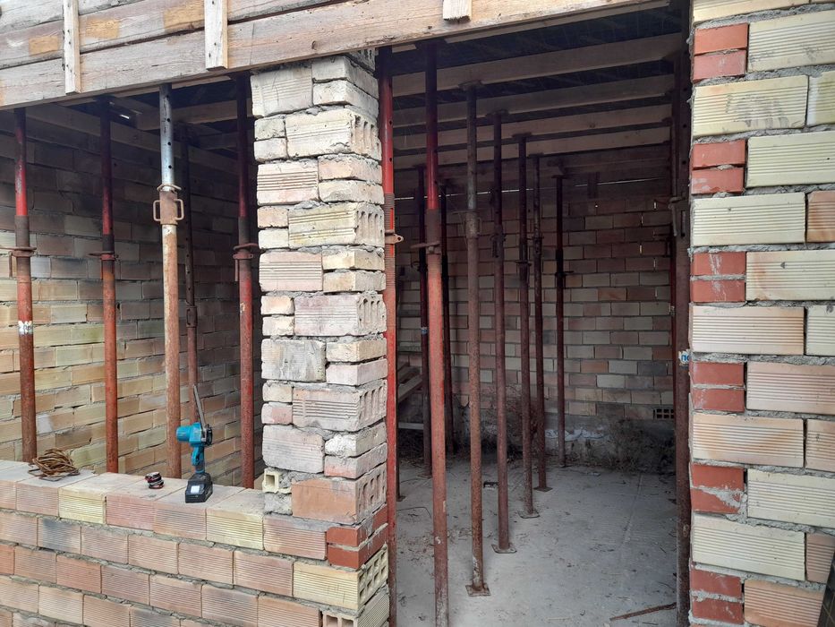 Хюнебеци под наем