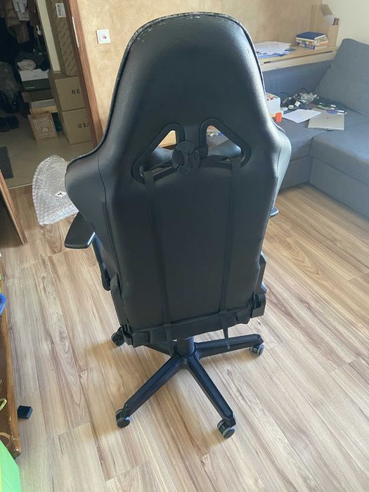 Употребяван DXRACER офис стол