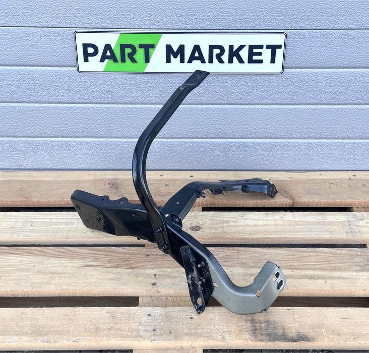 Метални стойки AUDI A8 D5 4N0821259D 4N0821135B 4N0821131J