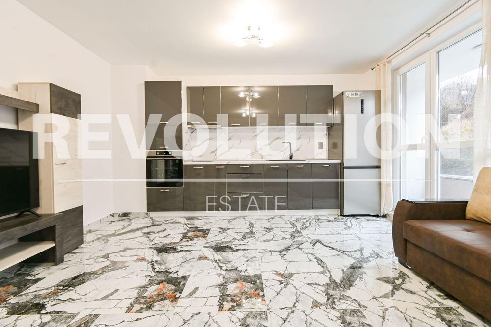 Двустаен апартамент в ж.к. Дружба 2.