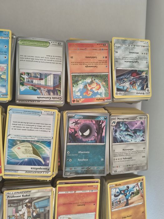 Colectie Pokémon 2000 buc