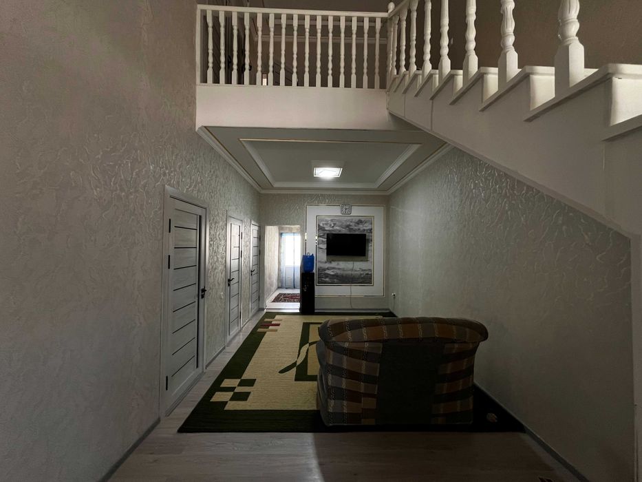 Водникда 200 кв метр, 2 каватли уй сотилади