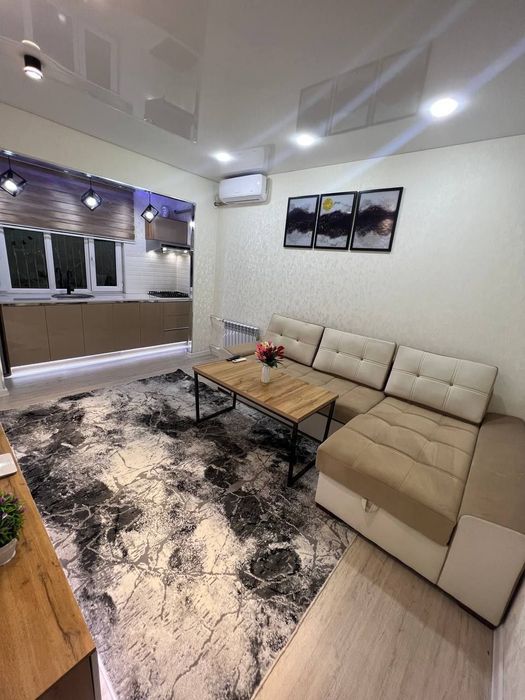 ~Шикарная 1 в 2х комнатная хорошим ремонтом и обстановкой~