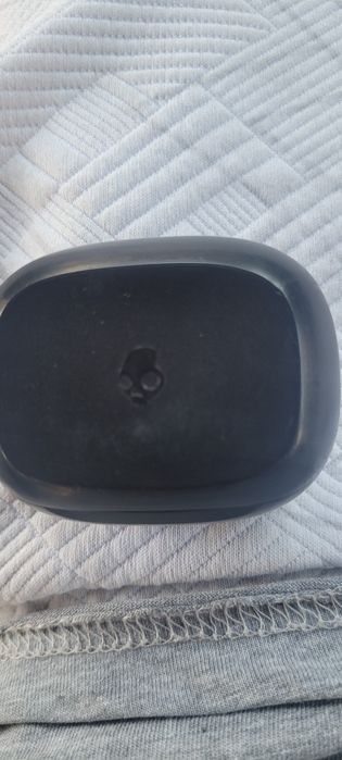 Vând căsti Bluetooth skullcandy