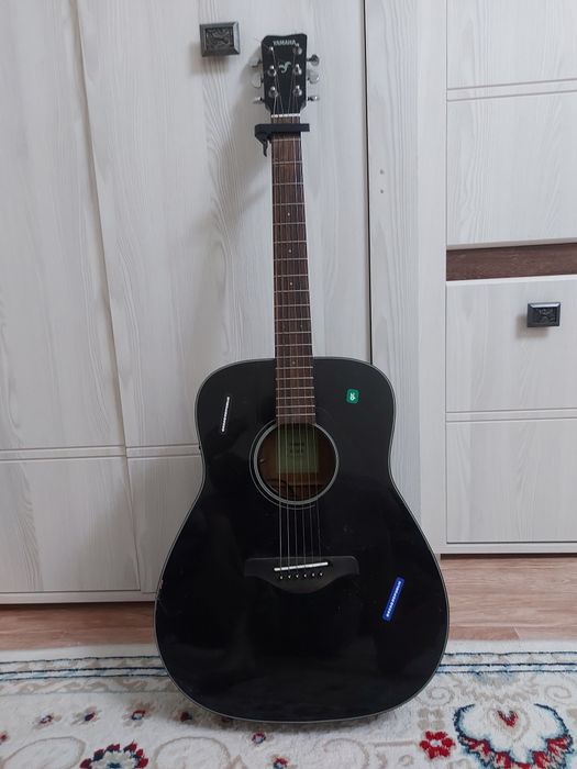 Гитара. Yamaha-800