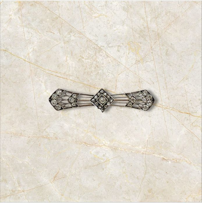 Антикварна брошка Арт Деко – 1.73 ct естествени диаманти, 14К злато и сребро