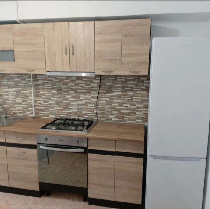 Închiriez apartament