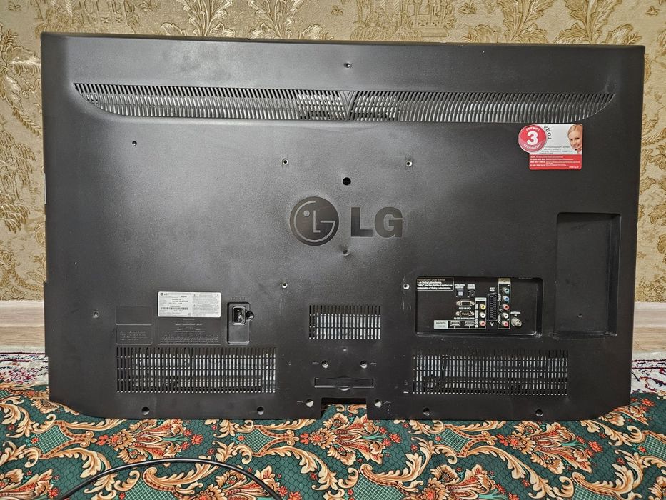 Телевизор LG в хорошем состоянии