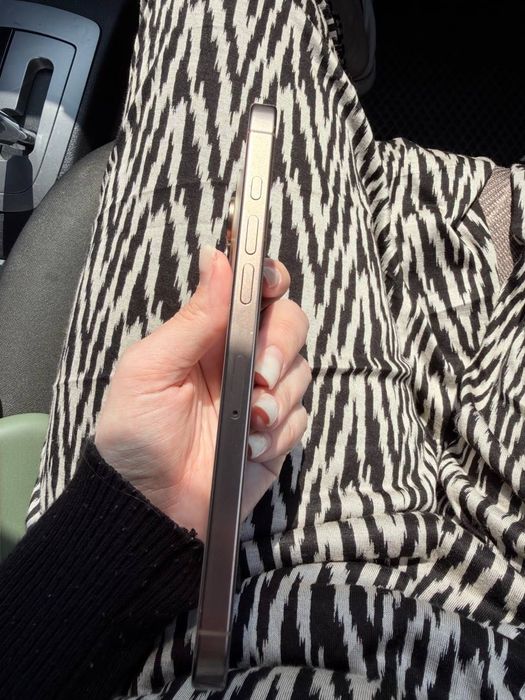 iPhone 16 Pro Max 512GB Desert Срочно
