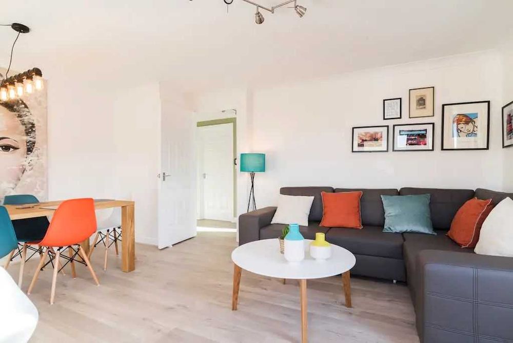 Дизайнерская 2-хкомнатная квартира в ЖК рядом с ТРЦ Мега посуточно!