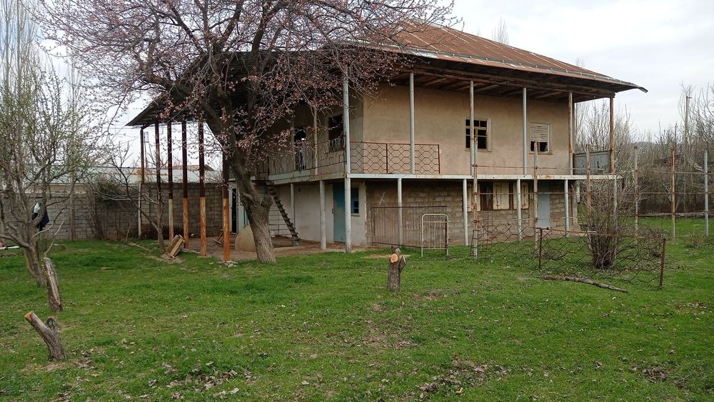 Дача Ховли Бустонлик (Bostonliq)  янги Чарвок да жойлашган