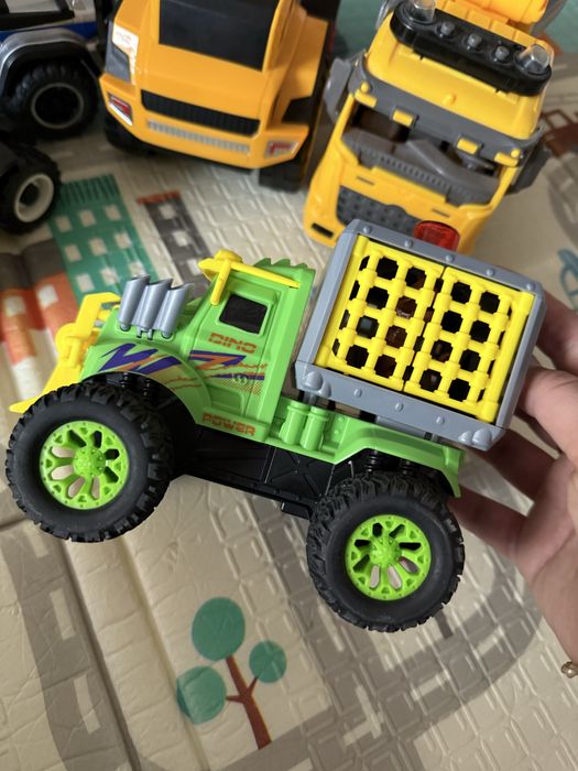 Lot 4 masini mari (politie, betoniere )