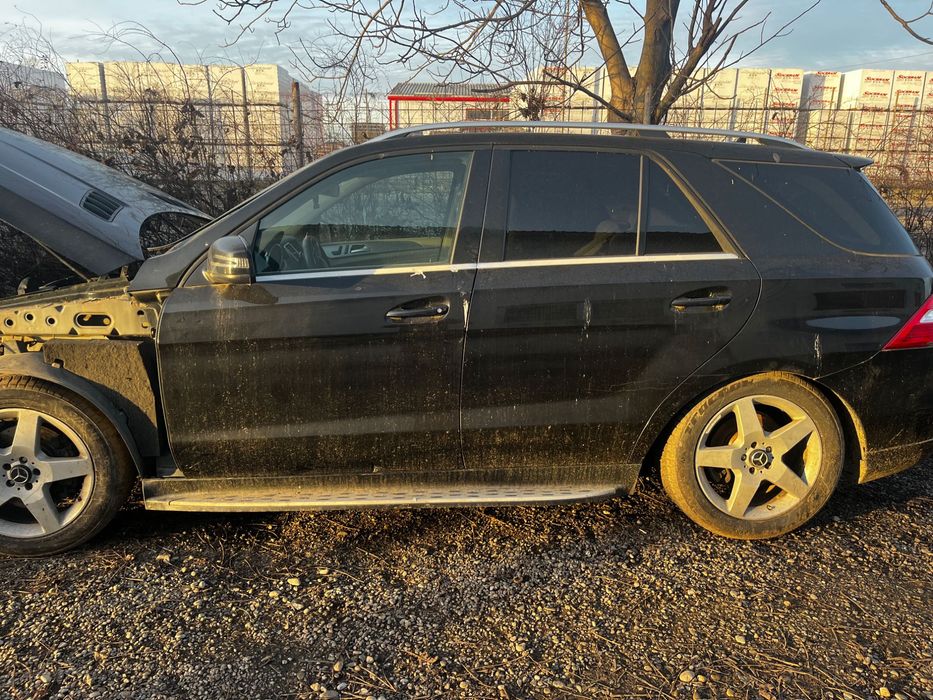 Dezmembrez mercedes ml w166