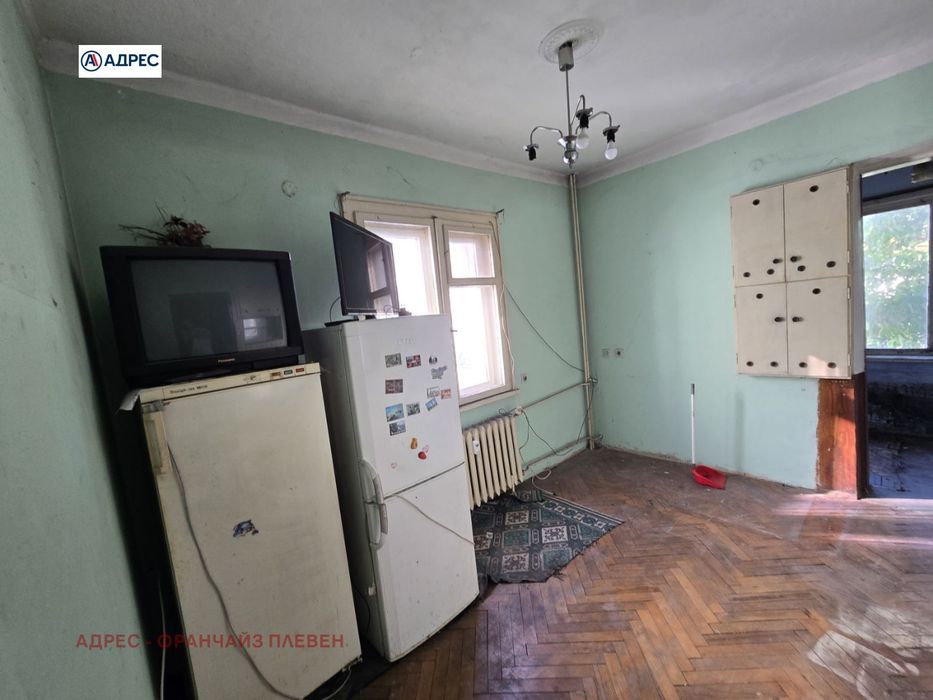 Продава се Тристаен апартамент в Плевен, Идеален център - 103 кв.м за 1554 €/кв.м - Снимка #4