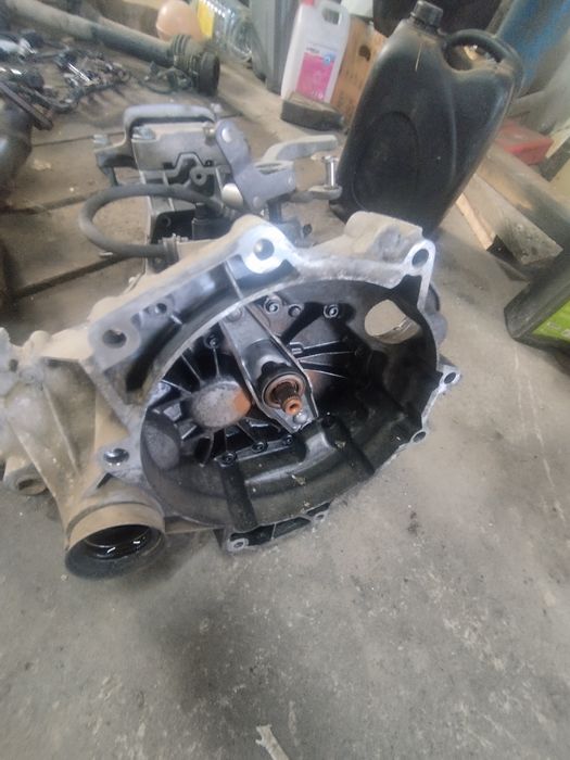 Cutie viteze golf 5 1.6 fsi 2004