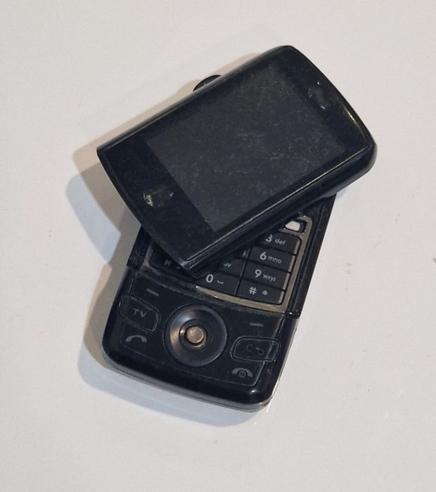 Super telefon lg cu display rotativ