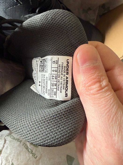 Under Armour Charged Valsetz